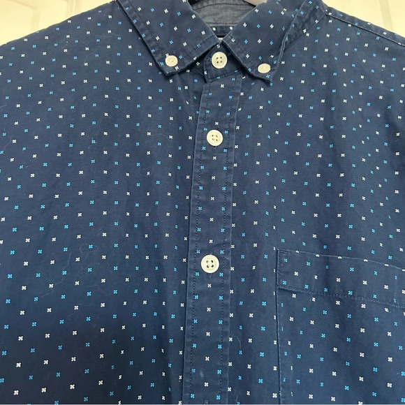Express Men’s Blue Patterned Button Up - Medium. - Picture 5 of 10